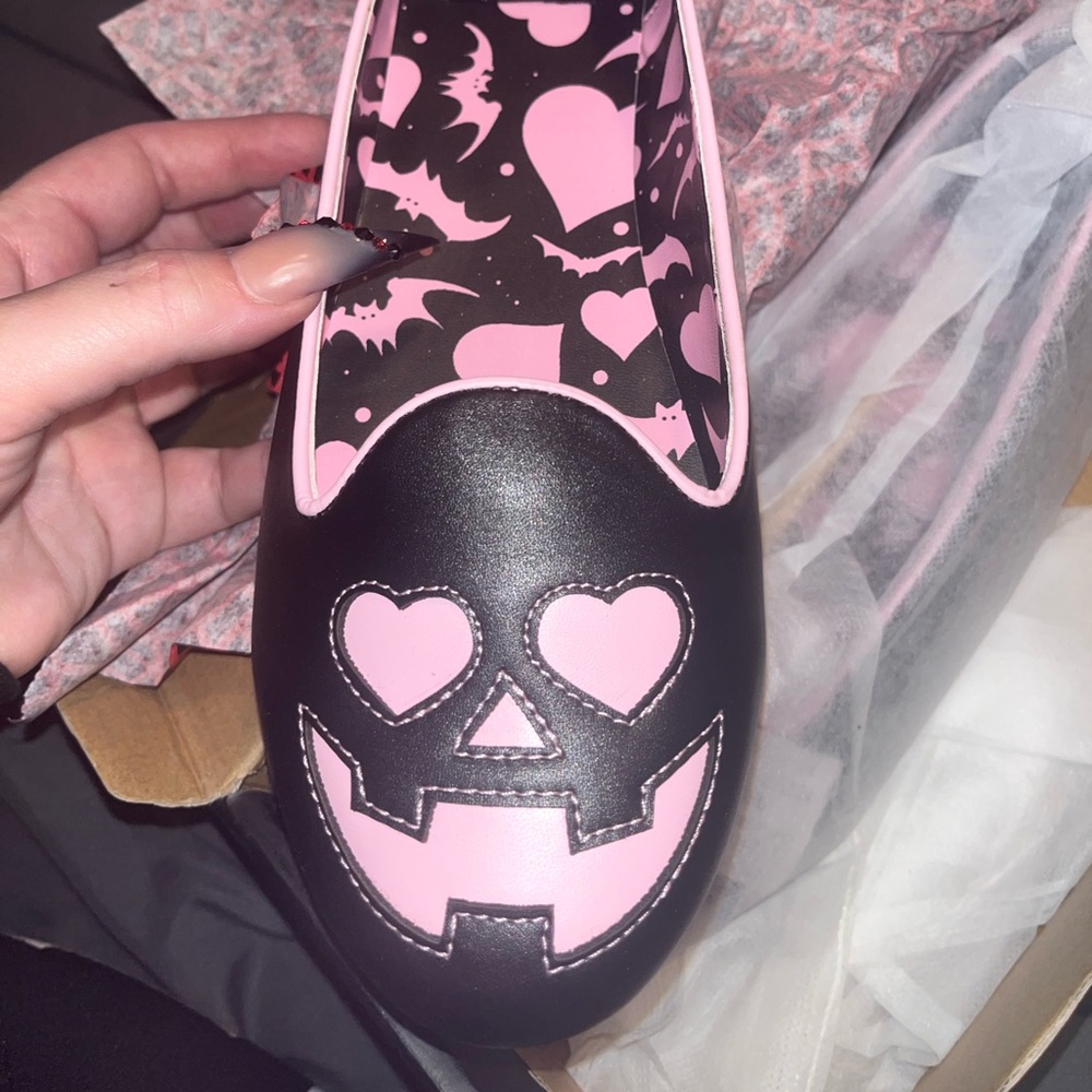 Size 11 Halloween slides